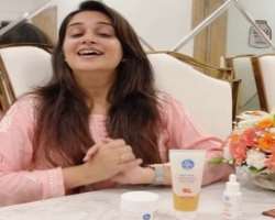 The actress promotes a number of brands including The Moms Co. through different social media platforms.